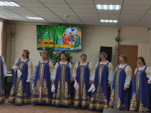 В ДК с. Мурзицы прошли фольклорные посиделки «Троицу гуляем – лето встречаем!»