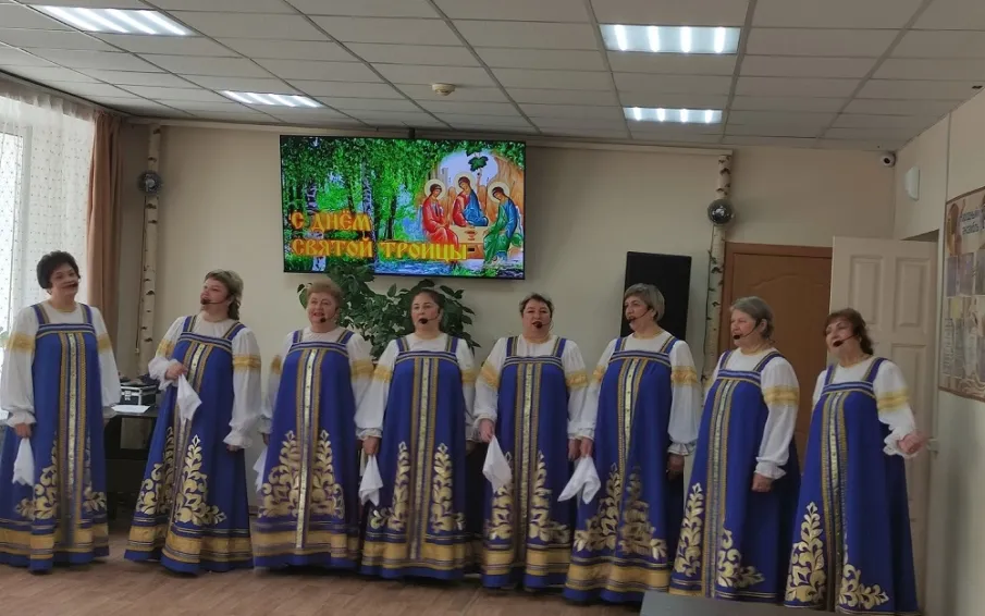 В ДК с. Мурзицы прошли фольклорные посиделки «Троицу гуляем – лето встречаем!»