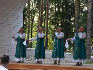 В городском парке состоялся концерт творческих коллективов села Мурзицы