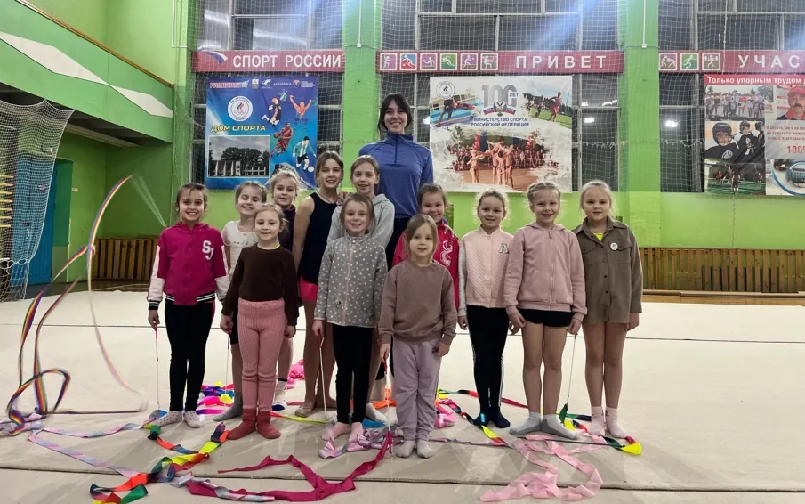 «Зимние узоры» юных гимнасток