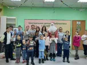 Кулебакские семьи приняли участие в мастер-классе по росписи деревянных значков