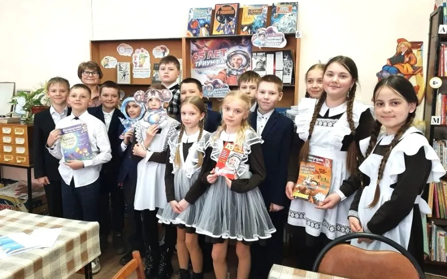 Для юных читателей Гремячевской школы №2 прошёл Гагаринский урок «Задачу выполнил. Гагарин»