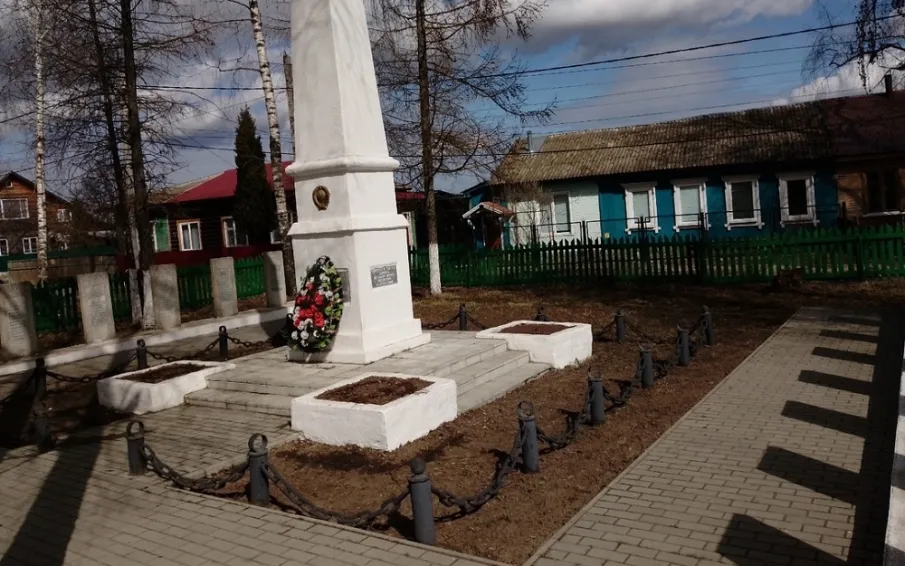 Активисты Совета ветеранов округа приняли активное участие в субботнике