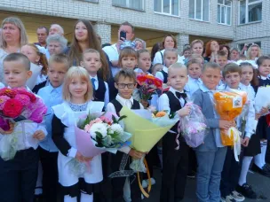 Навстречу знаниям! В округе 1 сентября за парты сели более 450 первоклассников