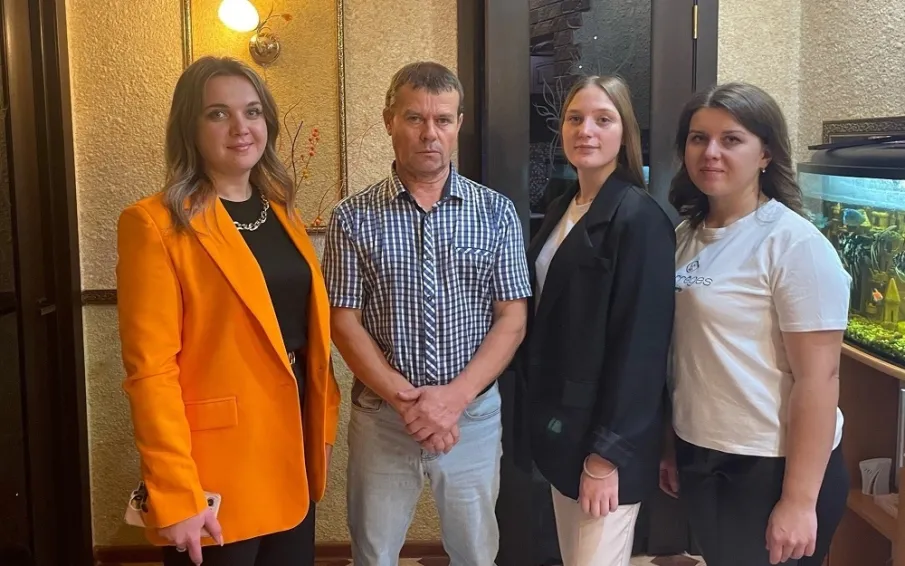 Волонтеры культуры поздравили с Днем рождения Анатолия Ивановича Молькова   