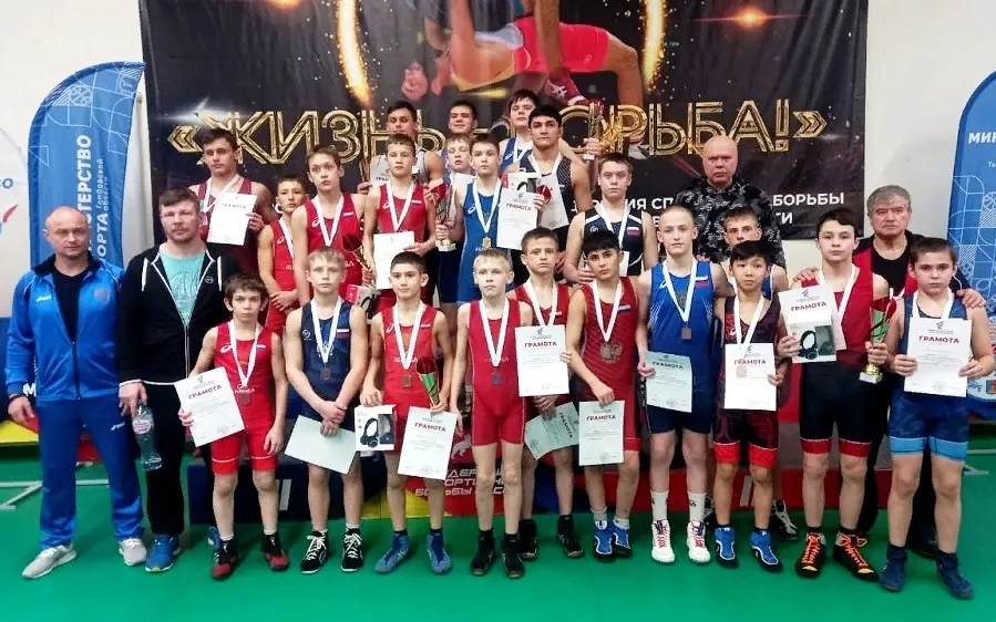 С первенства ЦФО кулебакские борцы привезли шесть медалей