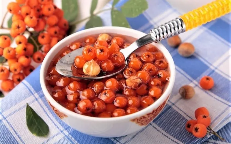 Рябина поможет при простуде