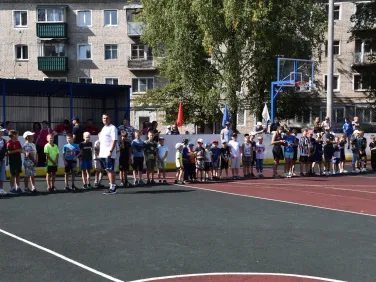 Торжественное открытие спортивного всесезонного корта на ул. Бутова.