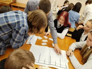 Сотрудники библиотеки провели гражданско – правовой турнир «Лабиринты закона» для старшеклассников