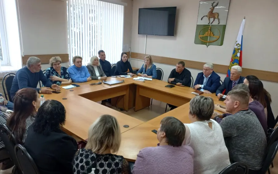 В администрации округа прошла встреча волонтеров, оказывающих помощь участникам специальной военной операции (СВО)