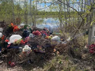 Администрация г.о.г. Кулебаки призывает граждан - не мусорить на кладбище!