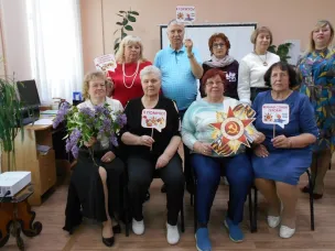 Музыкально-литературный час «Песни, с которыми мы победили» прошел для членов городского общества ВОИ