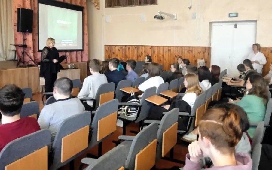 Для учащихся 9 класса прошло психологическое занятие "ОГЭ без стресса"