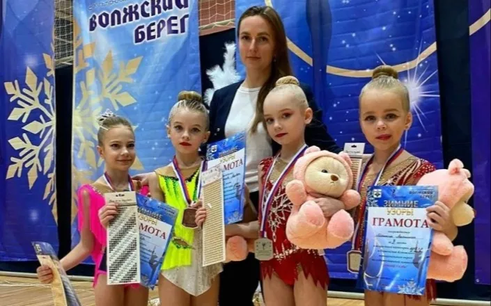 Гимнастки спортивной школы «Металлург» завоевали медали на первенстве по художественной гимнастике «Зимние узоры»