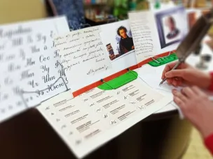 В городской детской библиотеке №2 прошёл тематический день, посвящённый Дню почерка