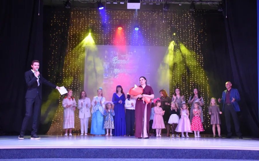 Во Дворце культуры имени Дубровских прошел отчетный концерт вокального коллектива «Шанс», руководитель И.В. Железнякова