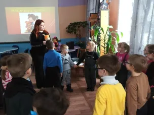 Сотрудники библиотеки подготовили для воспитанников детского сада "Белочка" путешествие по страницам книги Веры Васильевны Чаплиной «Мои питомцы»