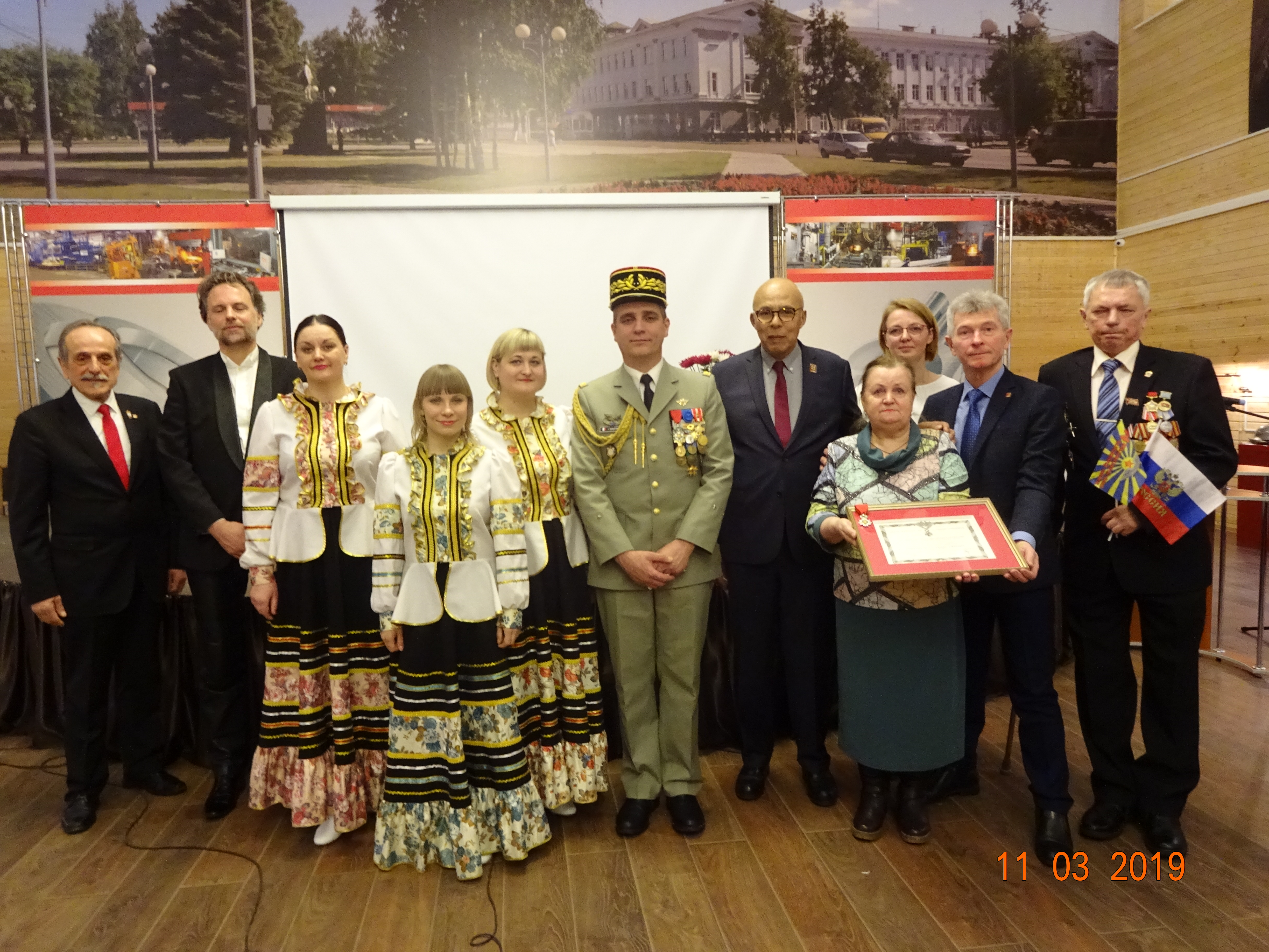 Представители французской и московской делегации с дочерью и внучкой Ф.Е.Рыжова, трио «Поверье» в музее, 2019